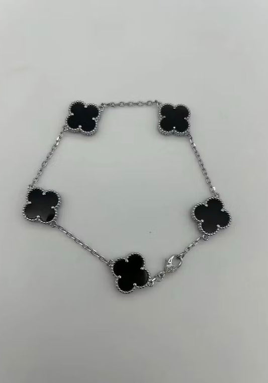 V and Clef pulsera
