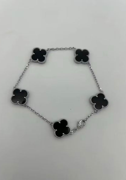 V and Clef pulsera