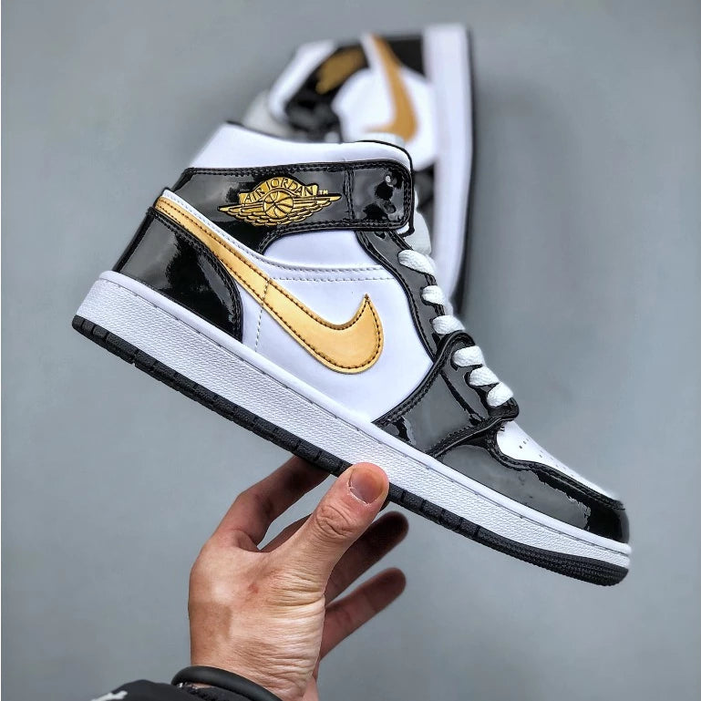 Nike Air Jordan Aj1 Mid Negro Oro