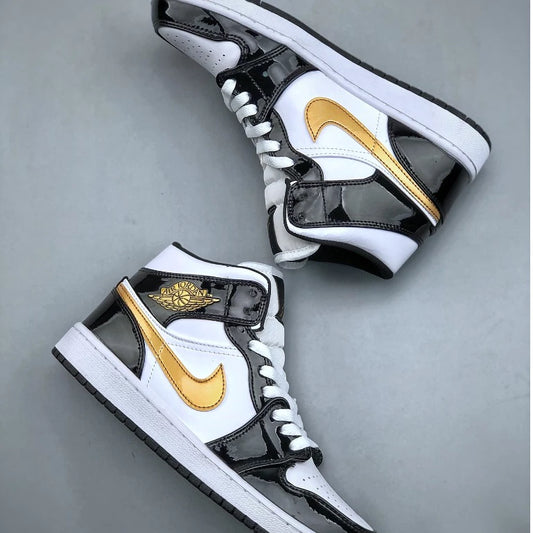 Nike Air Jordan Aj1 Mid Negro Oro